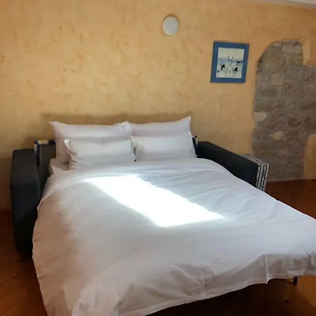 Superb Townhouse Montalbano דירה *