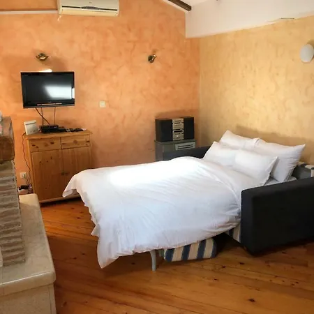 Superb Townhouse Montalbano דירה *