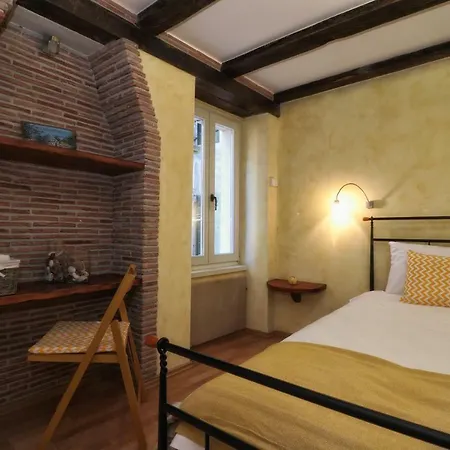 Superb Townhouse Montalbano * רוביני