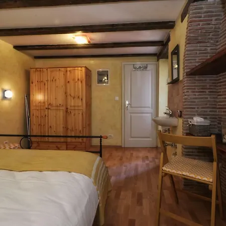 דירה Superb Townhouse Montalbano *