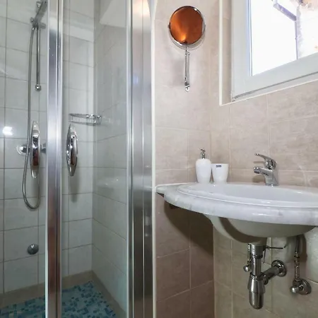Superb Townhouse Villa Montalbano Apartment