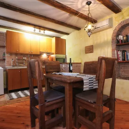 Superb Townhouse Villa Montalbano Apartment