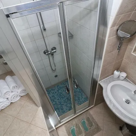 Apartment Superb Townhouse Villa Montalbano *