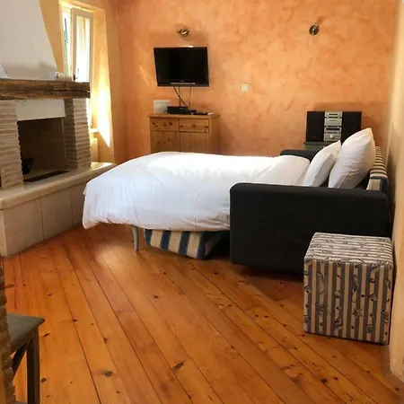 Superb Townhouse Montalbano רוביני