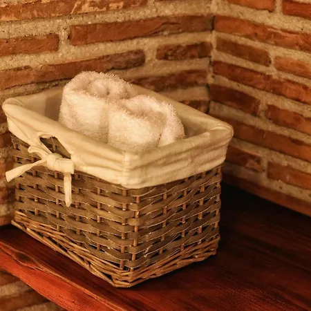 Superb Townhouse Montalbano