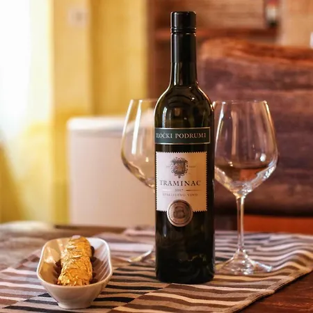 Superb Townhouse Montalbano