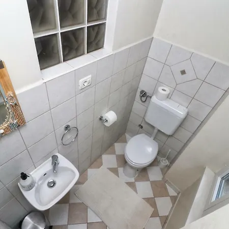 Superb Townhouse Montalbano