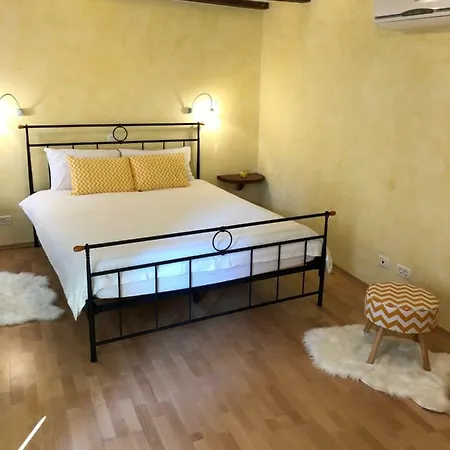 Superb Townhouse Villa Montalbano *